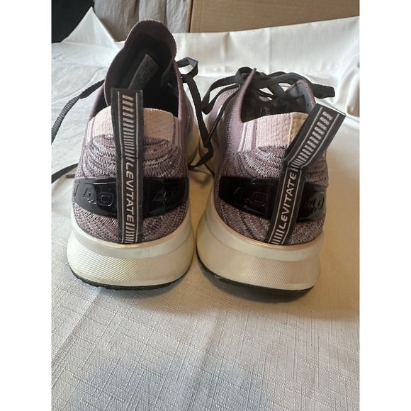 Brooks Levitate 4.0 Womens 7.5 Running Shoes Sneakers Mauve Knit Athletic‎ Flaw - Picture 6 of 10